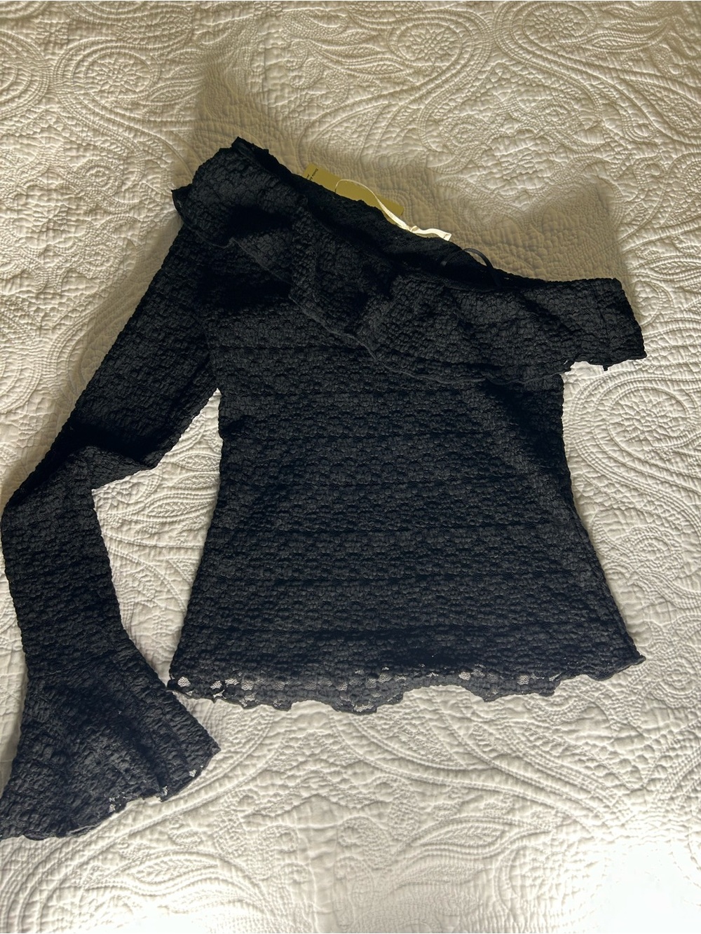 ♥️NWTs Paris Black One-Shoulder Lace Top♥️